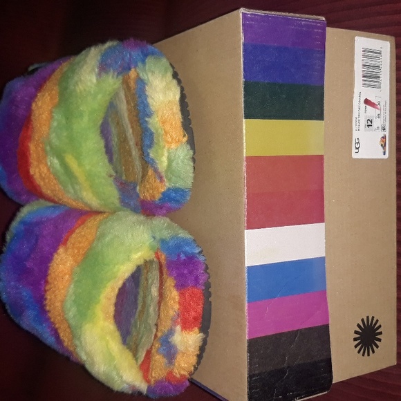 UGG Other - Ugg Fluff You Cali